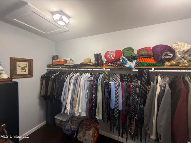bedroom 2 closet | Image 14