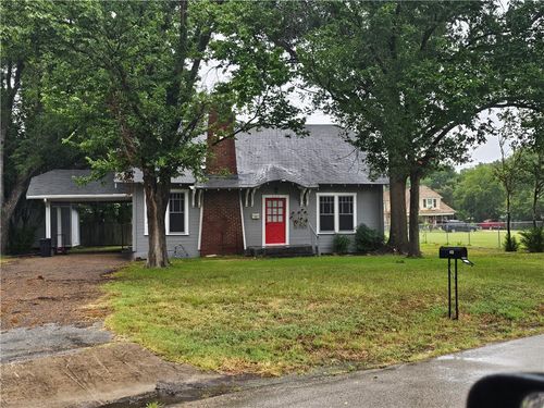 423 E Navasota Street, Groesbeck, TX, 76642 | Card Image