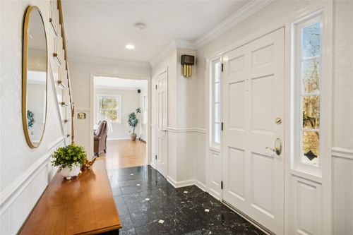 48 Central Dr, Briarcliff Manor, NY, 10510-1211 | Card Image