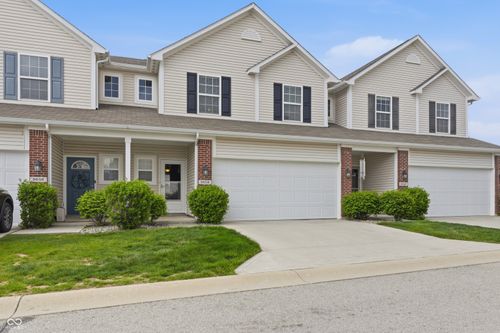 9658 Prairie Smoke Dr, Noblesville, IN, 46060-4307 | Card Image