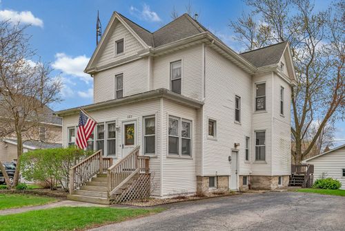 303 W Henry St, Odell, IL, 60460-9509 | Card Image