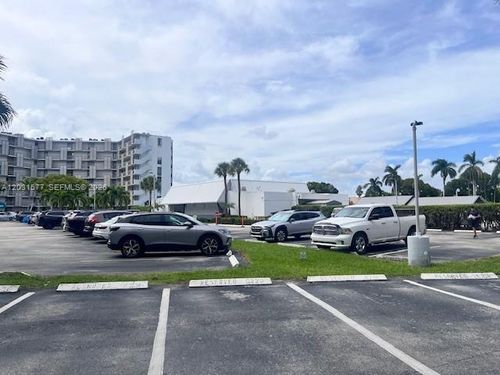 204-3475 Country Club Dr, Aventura, FL, 33180-1724 | Card Image