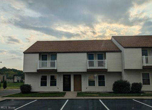 1563 Whitehall Blvd, Kent, OH, 44240-7722 | Card Image