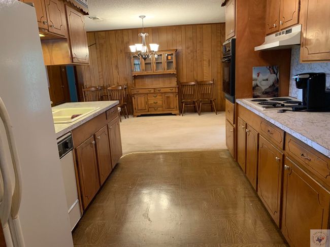 318 W Cypress St, House other with 3 bedrooms, 2 bathrooms and null parking in Bloomburg TX | Image 4