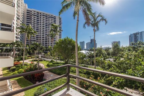 apt-219-600 Three Islands Blvd, Hallandale Beach, FL, 33009-2842 | Card Image