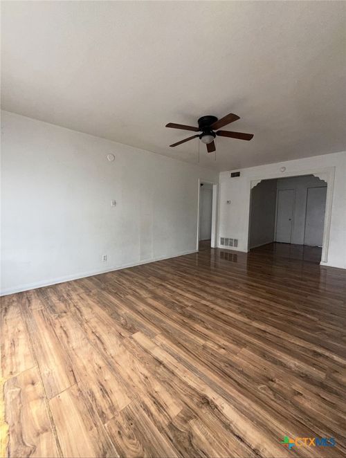 405 W Avenue E, Killeen, TX, 76541-5101 | Card Image