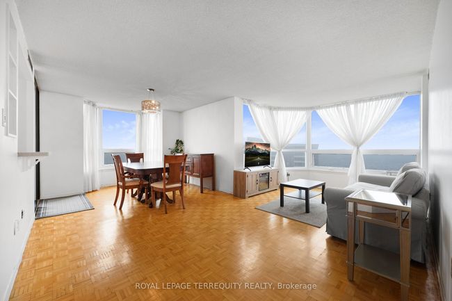 1702 - 8 Lisa St, Condo with 3 bedrooms, 2 bathrooms and null parking in Brampton ON | Image 4