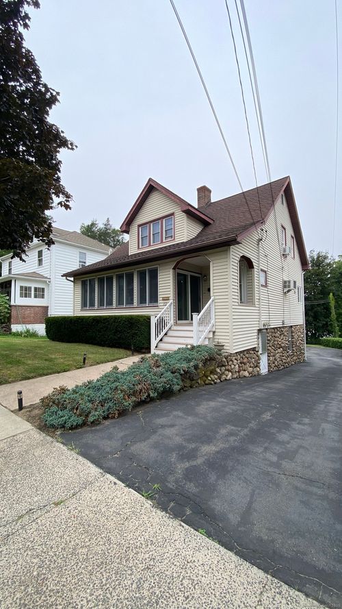 1-112 S Street Ext, Bristol, CT, 06010-6419 | Card Image