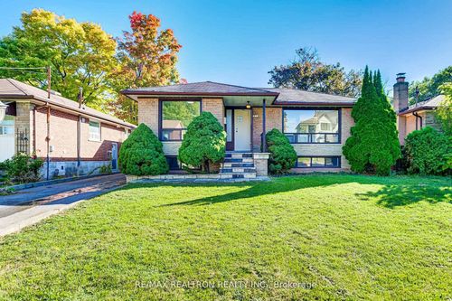 31 Sussex Ave, Richmond Hill, ON, L4C2E5 | Card Image