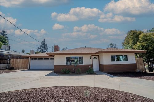 35645 Avenue E, Yucaipa, CA, 92399-4851 | Card Image