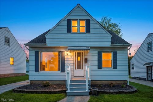 22 Natalie Rd, Bedford, OH, 44146-2128 | Card Image