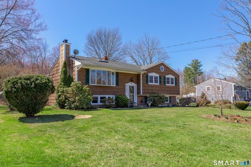 9 Stanley Dr, Seymour, CT, 06483-2023 | Card Image