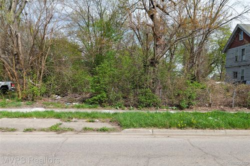 61 S South Paddock Street, Pontiac, MI, 48342 | Card Image