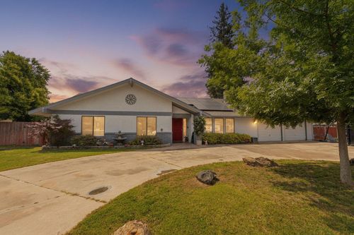1025 W Monte Vista, Visalia, CA, 93277 | Card Image