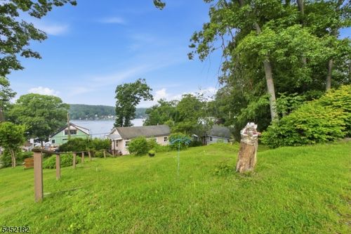 22 Alpine Dr, Lake Hopatcong, NJ, 07849-1246 | Card Image