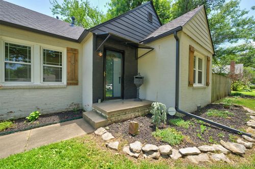 1211 Pittsburg Ave, Tulsa, OK, 74112-5105 | Card Image