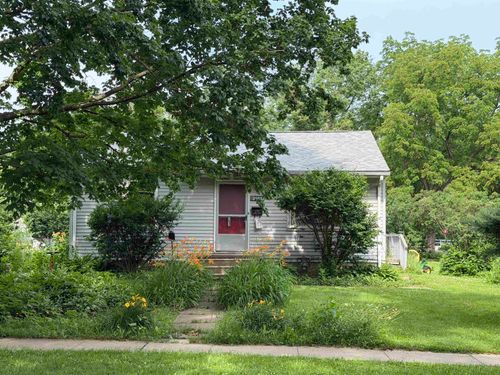 2103 Franklin St, Cedar Falls, IA, 50613-4020 | Card Image