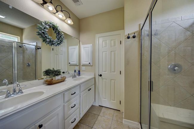 1117 Walnut Bnd, House other with 4 bedrooms, 3 bathrooms and 2 parking in Brenham TX | Image 13