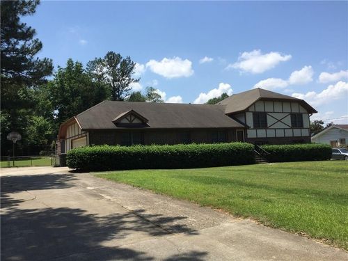 227 Sandra Dr Nw, Lilburn, GA, 30047-3627 | Card Image