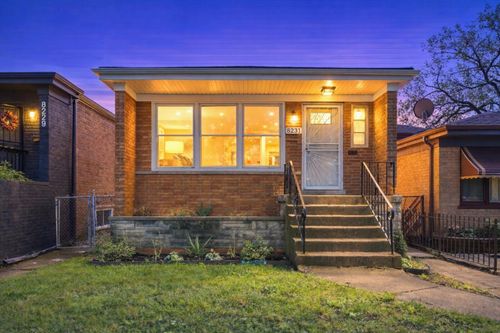 8231 S Wentworth Ave, Chicago, IL, 60620-1240 | Card Image