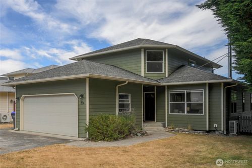 301 Nw Broadway St, Coupeville, WA, 98239-3447 | Card Image