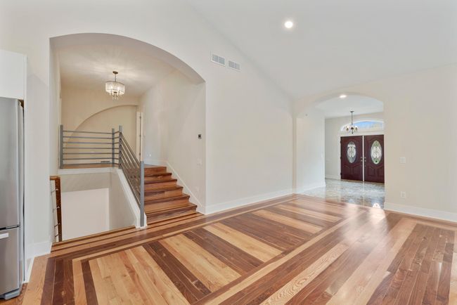 Beautiful hardwood patterns in the living room | Image 19