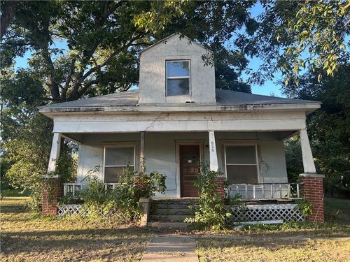 826 Tank Avenue, Neodesha, KS, 66757 | Card Image
