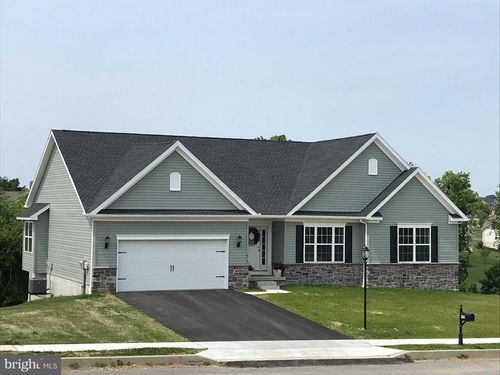 55-111 Onyx Dr, HANOVER, PA, 17331-5901 | Card Image