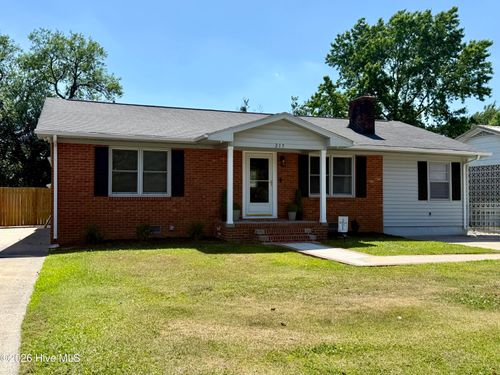 215 N Edgewood Ave, Williamston, NC, 27892-1403 | Card Image