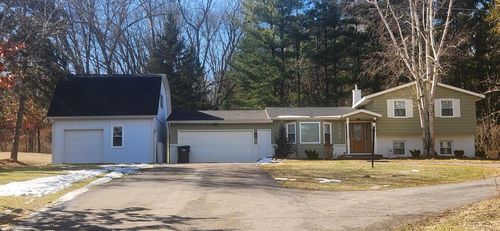 3383 Grand River Dr Ne, Grand Rapids, MI, 49525-9725 | Card Image