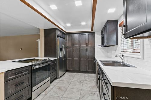 2214 E 2nd St, Long Beach, CA, 90803-5122 | Card Image