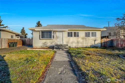 1008 W Bruce Street, Moses Lake, WA, 98837 | Card Image