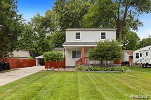 18411 Foch St, Livonia, MI, 48152-3812 | Card Image