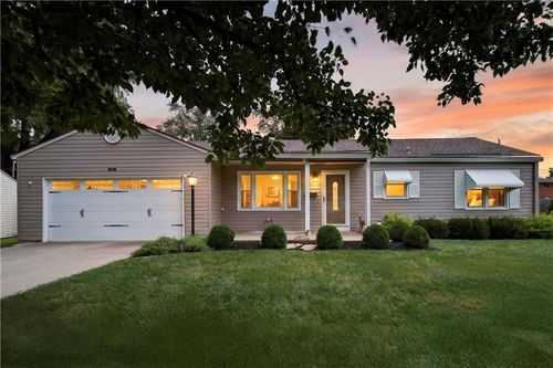 8217 Barkley Ln, Overland Park, KS, 66204-3962 | Card Image