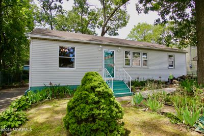 907 Cypress Avenue, House other with 2 bedrooms, 1 bathrooms and null parking in Brick NJ | Image 2