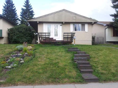 3256 Doverville Crescent Se, Calgary, AB, T2B1T9 | Card Image