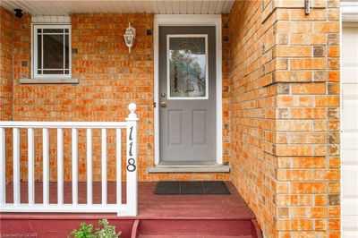 118 Rodgers Rd, Townhouse with 4 bedrooms, 2 bathrooms and 3 parking in Guelph ON | Image 3