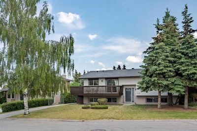 540 Brookmere Cres Sw, House detached with 4 bedrooms, 2 bathrooms and 4 parking in Calgary AB | Image 2