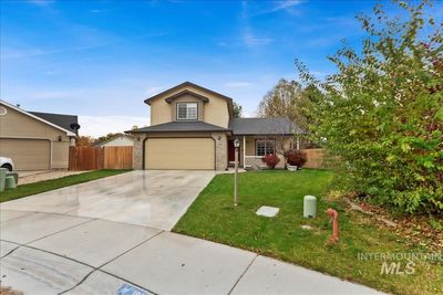 1905 E Explorer Ct, House other with 3 bedrooms, 3 bathrooms and 2 parking in Nampa ID | Image 2