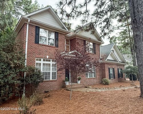 325 Sugar Pine Dr, Pinehurst, NC, 28374-9309 | Card Image