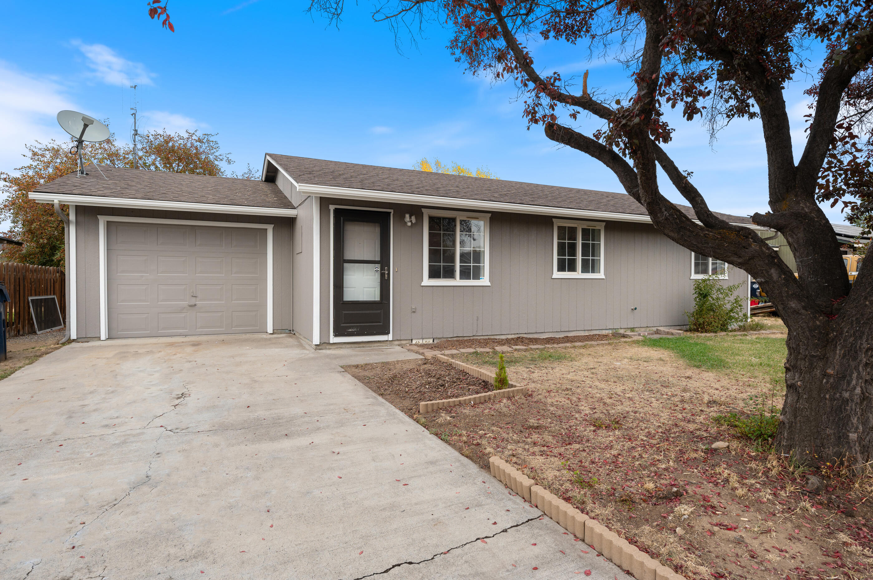 Pumice Ave, Redmond, OR 97756