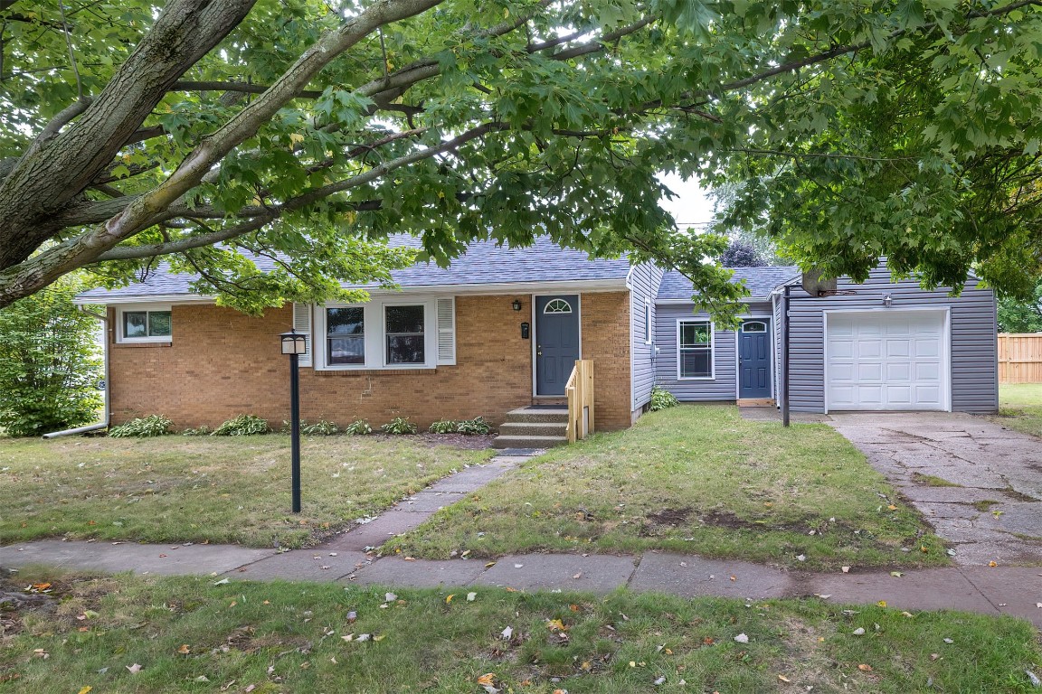 36th St, Erie, PA 16508
