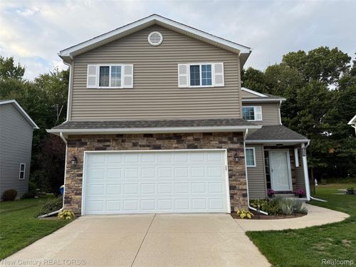 6496 Skylar Ln, Waterford, MI, 48327-3531 | Card Image