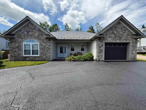 103 Oakwood Dr, Truro Heights, NS, B6L1N3 | Card Image