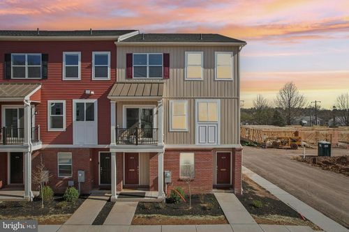 30s-1883 Arbor Place Dr, NORRISTOWN, PA, 19401-3566 | Card Image