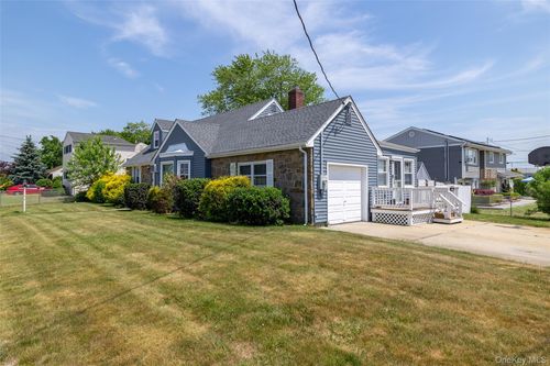 145 W Lido Prom, Babylon, NY, 11757 | Card Image