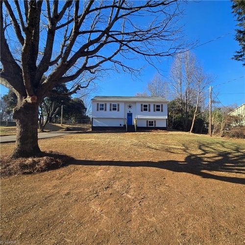 4910 Pine Hall Rd, Walkertown, NC, 27051-9543 | Card Image