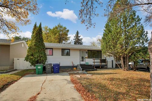 322 Brock Cres, Saskatoon, SK, S7H4N5 | Card Image
