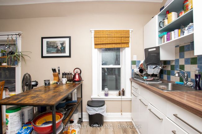 666 Lorne Ave, Home with 5 bedrooms, 3 bathrooms and 1 parking in London ON | Image 9