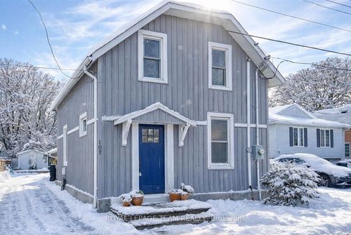 107 Queen St N, Renfrew, ON, K7V2A4 | Card Image